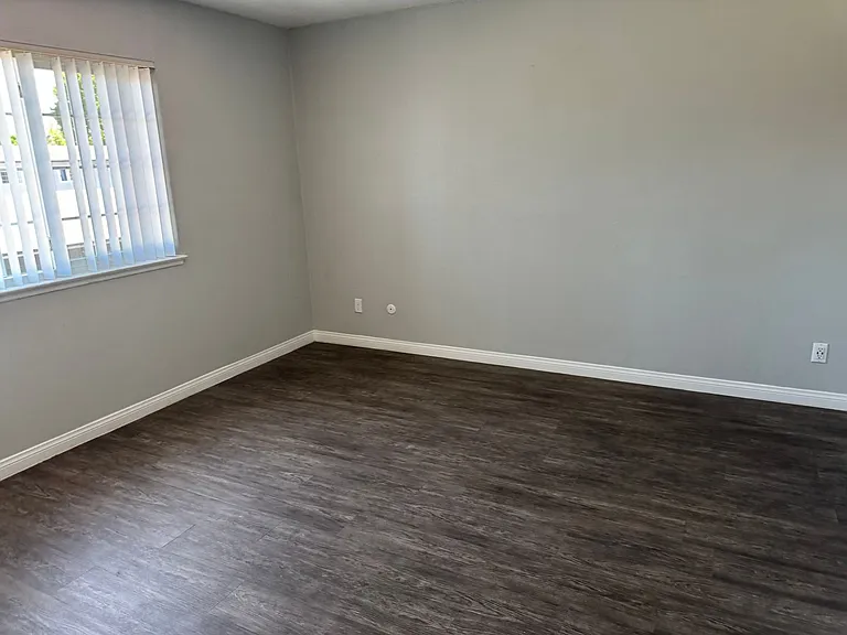Villa Del Sol Apartments — Photo 123