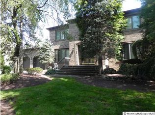 42 Shilling Rd, Manalapan, NJ 07726