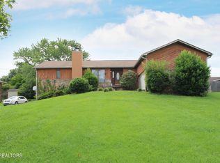 1816 River Shores Dr, Knoxville, TN 37914