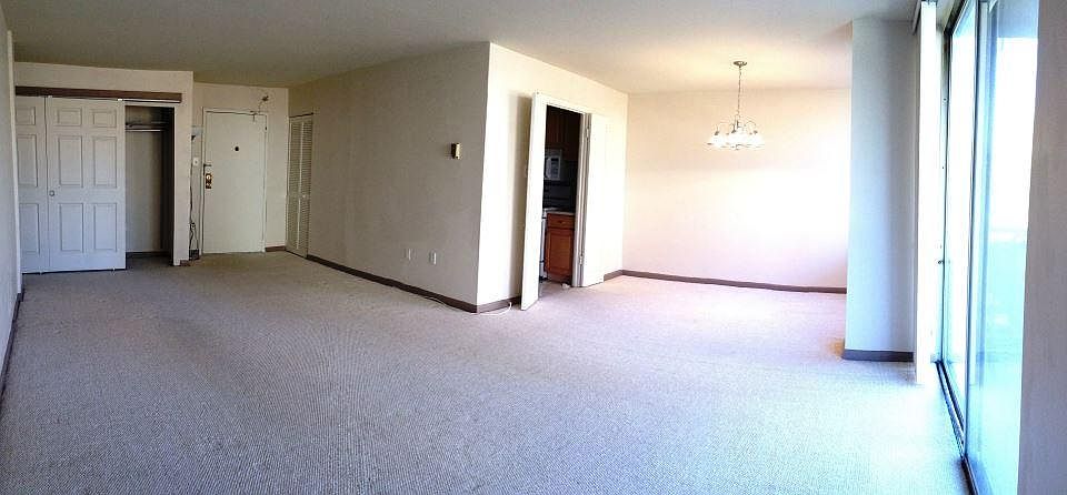Living/dining room