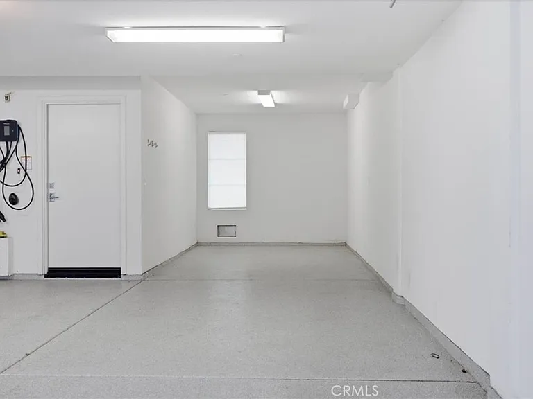 657 Doheny Way — Photo 25