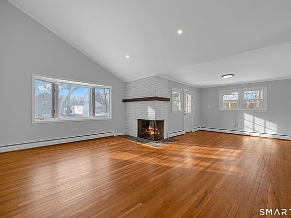 4th image of 25 Hilldale Road