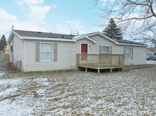 956 W Stoker Dr, Saginaw, MI 48604