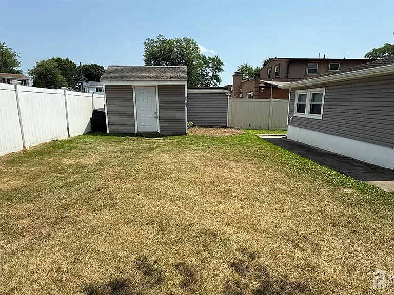 56 Grace Dr — Photo 22