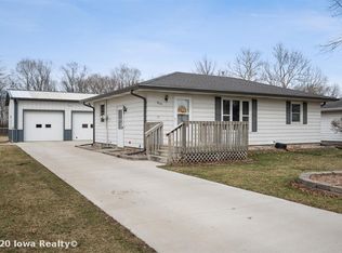 810 E Franklin Ave, Indianola, IA 50125