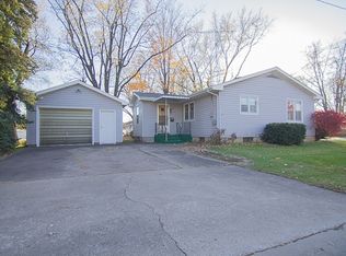 514 6th St, Kalona, IA 52247
