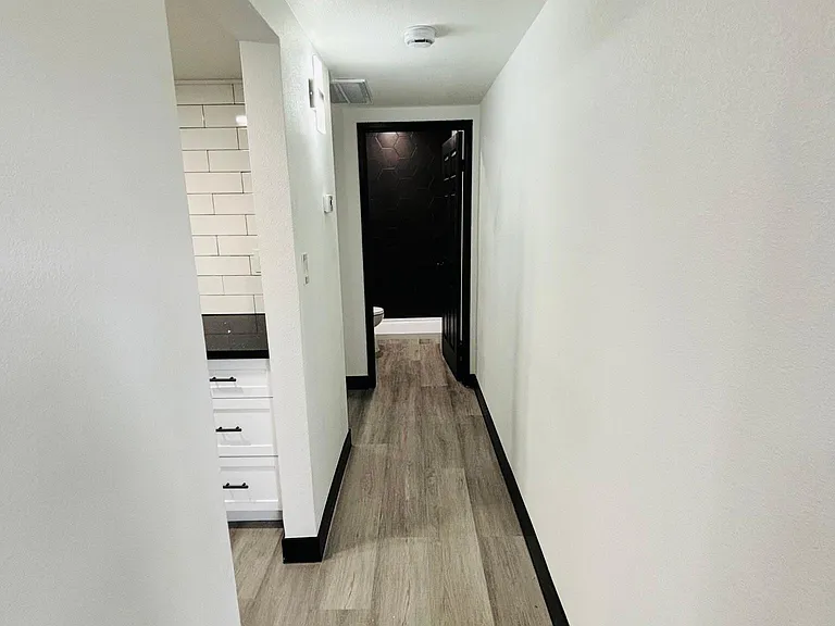 1922 Fairfield Ave #211 — Photo 9
