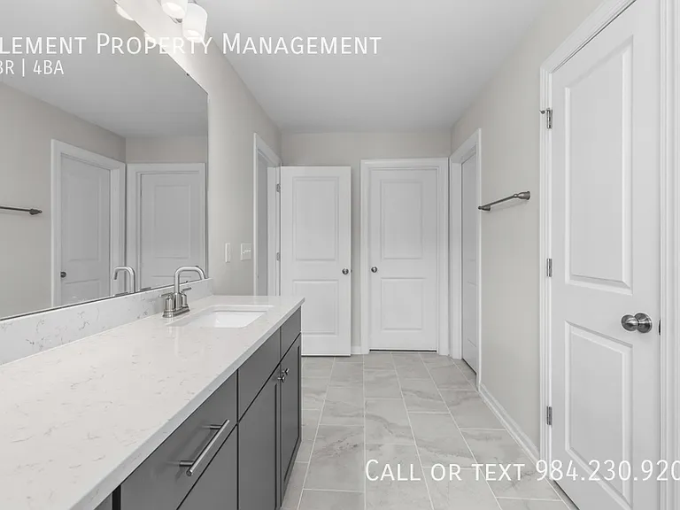 2466 Hutch Ln #1 — Photo 29