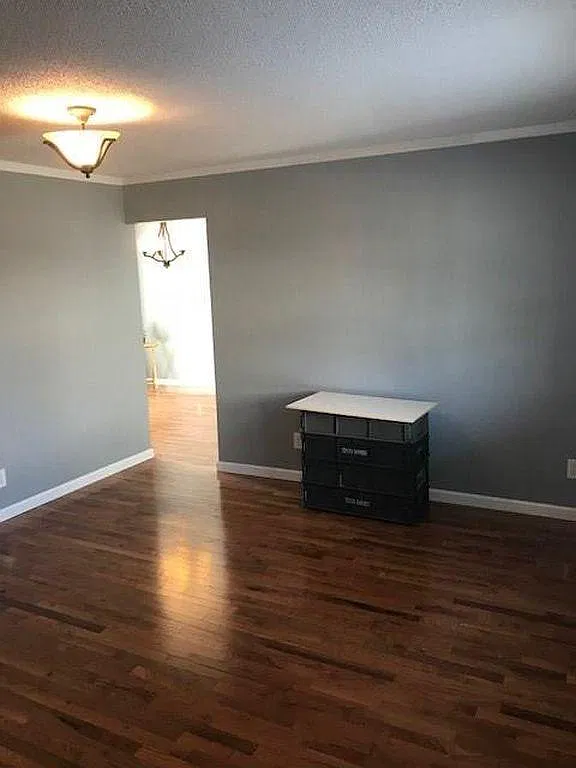 3 bed, 1.5 bath, 1244 sqft, $1,300 — Photo 3