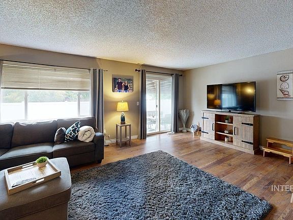 4th image of 707 Park Ave