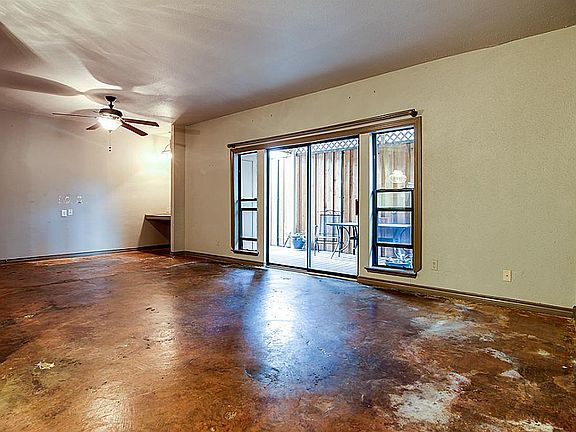 2nd image of 1915 Augusta Dr #7/38