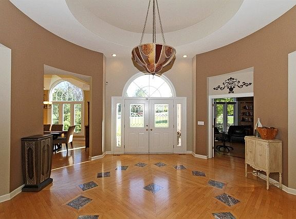 3rd image of 1739 Country Club Dr