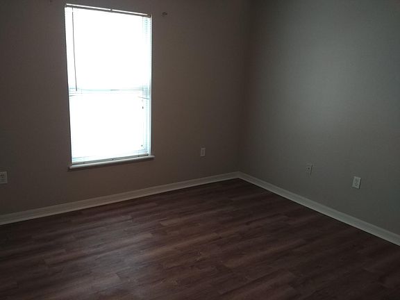 3rd image of 550 Cloudcroft Dr
