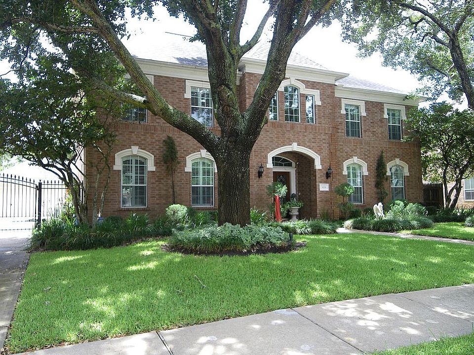 1st image of 3018 Meadow Pond Dr