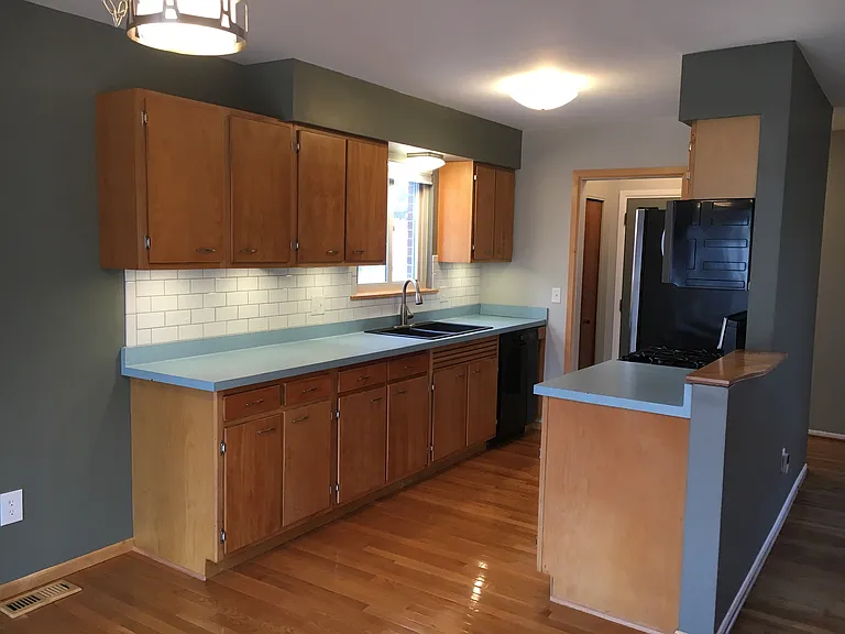 3160 Fernwood Ave — Photo 5