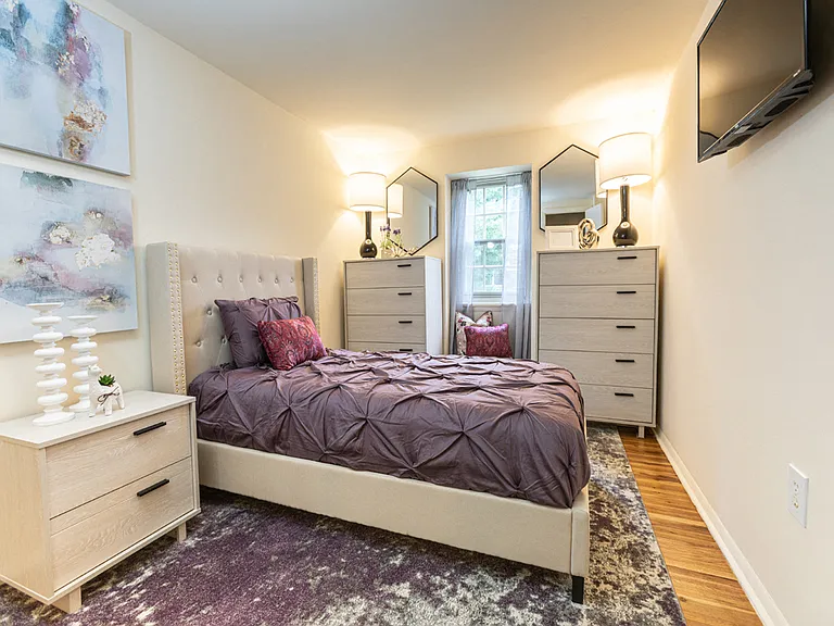 Somerset Woods Townhomes — Photo 14