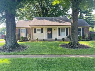 8008 Amity Ln, Louisville, KY 40220