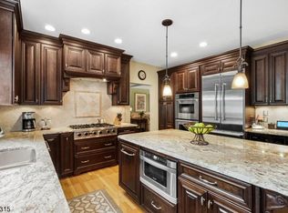 10 Ranney Rd, Long Valley, NJ 07853