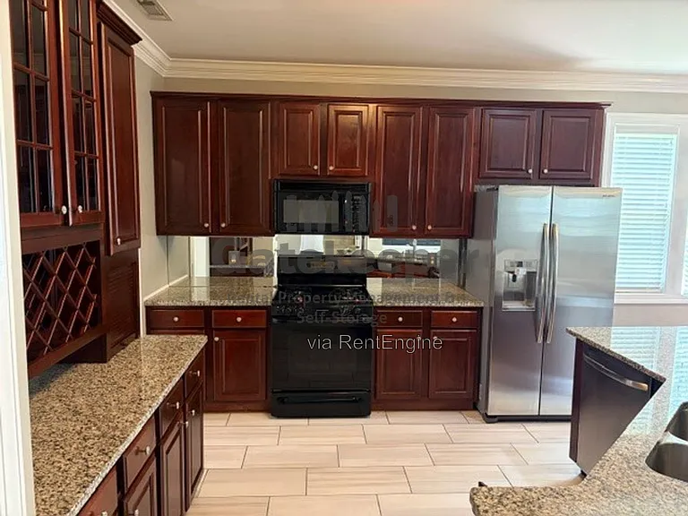 208 Lenox Dr — Photo 20
