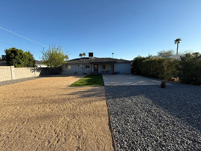 1220 W Missouri Ave — Photo 20