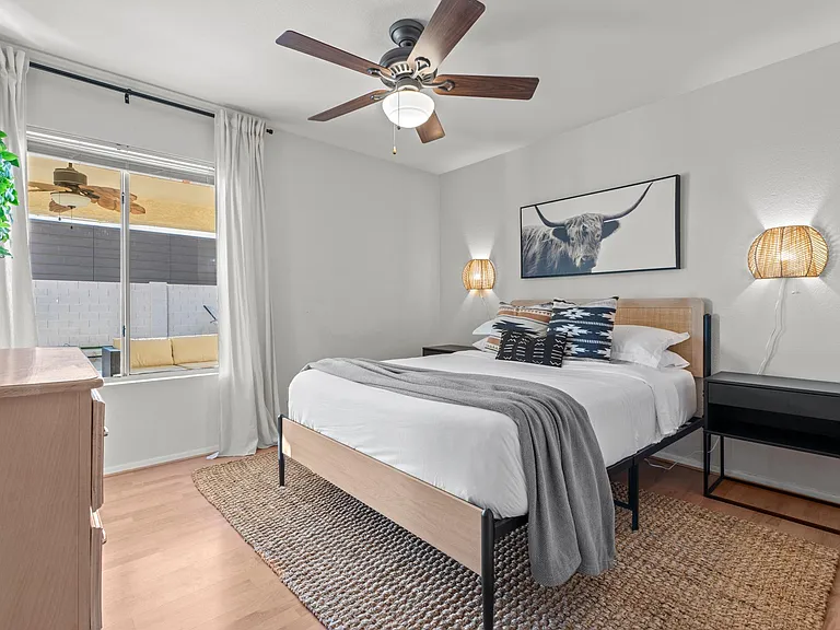 3001 E Redwood Ln — Photo 22