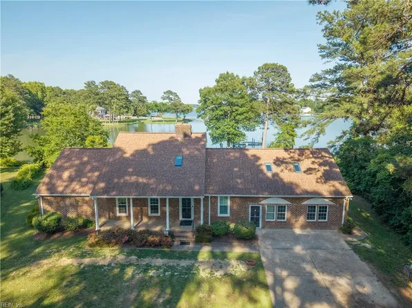 236 Robanna Dr, Seaford, VA 23696