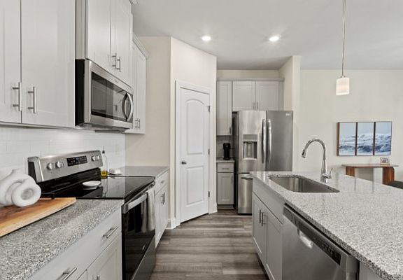 4th image of 4511 Skywood Ln