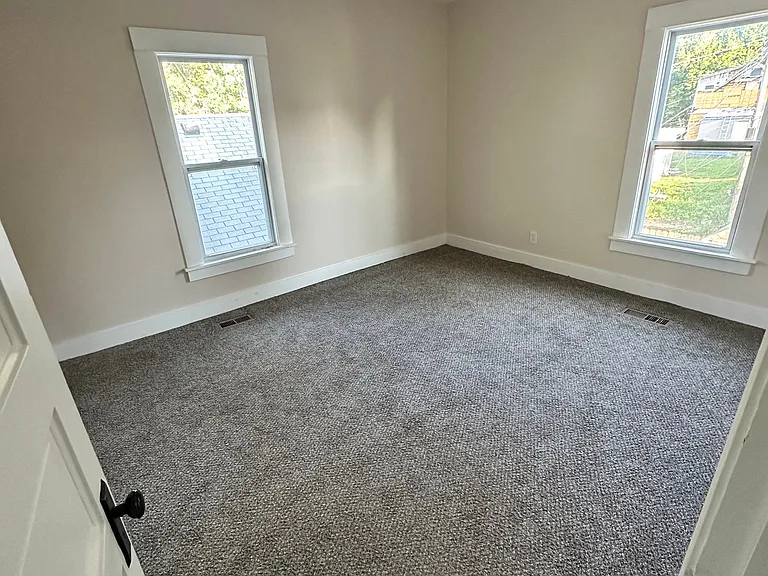 2510 Duncan St — Photo 8
