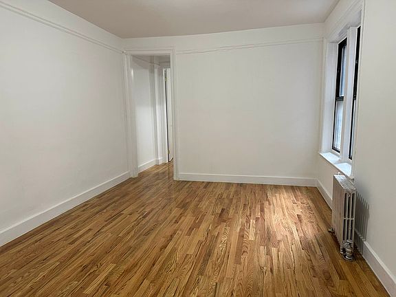 4th image of 967 Sherman Ave #5S
