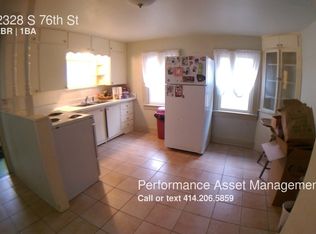 2328 S 76th St, West Allis, WI 53219