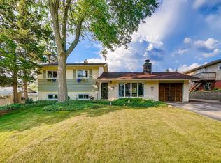 21W138 Canary Rd, Lombard, IL 60148