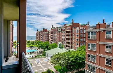 75 Oceana Drive East, #3G