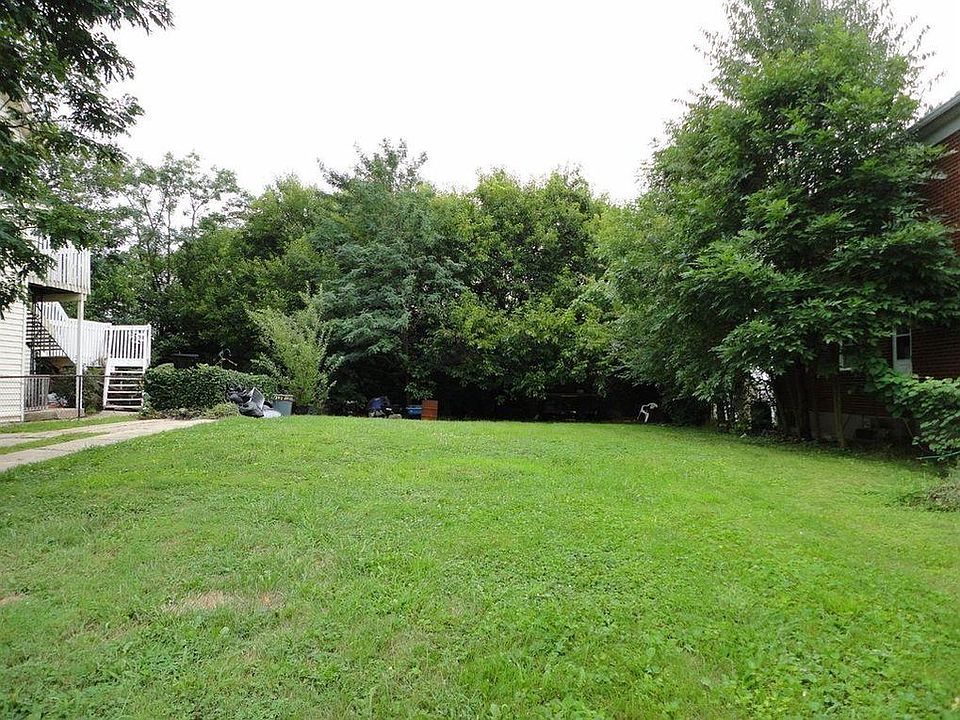 2nd image of 392 Don Ln #1