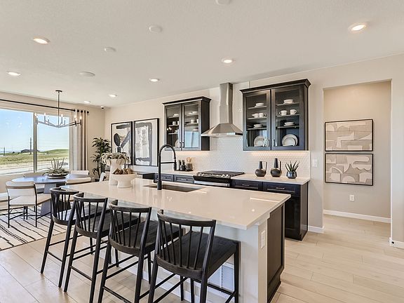 Layla Model Kitchen Dining