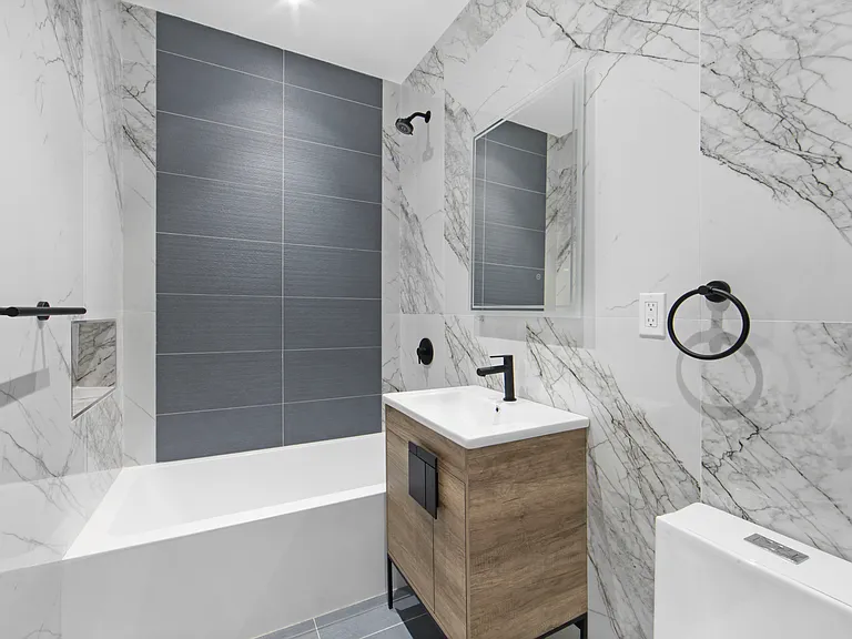 221 S 4th St #3B — Photo 7