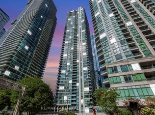 33 Bay St #1104, Toronto, ON M5J 2Z3