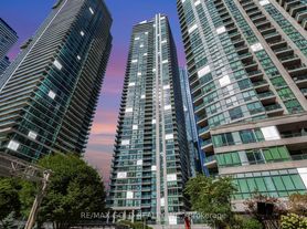 33 Bay St