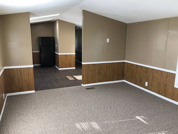 3rd image of 18 Oak Ln