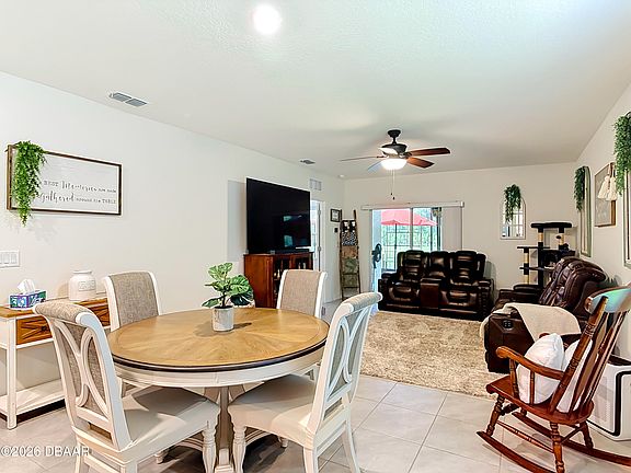 4th image of 204 Caryota Ct