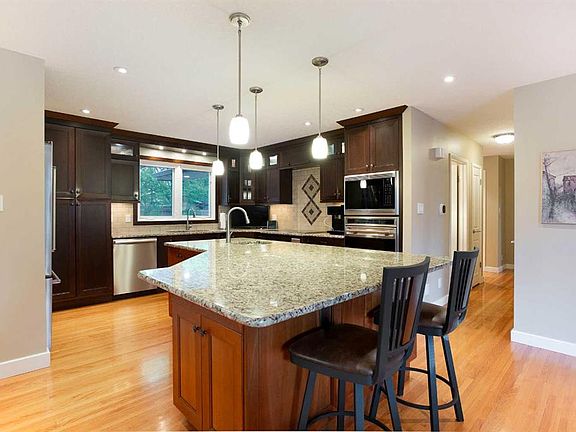 5th image of 5028 W Vanstone Cres NW