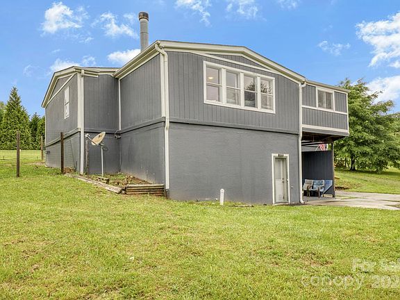 4th image of 84 Hawk Meadow Dr