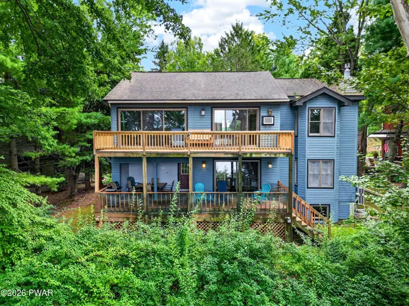 109 Marina Village Ln, Greentown, PA 18426