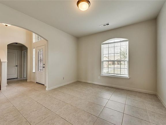 5th image of 708 Roaring Springs Dr