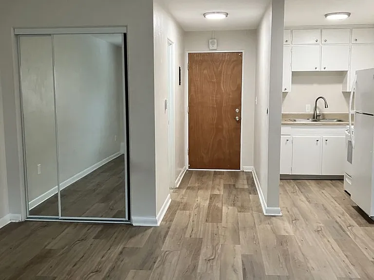 1116 W Lilley Ave — Photo 19