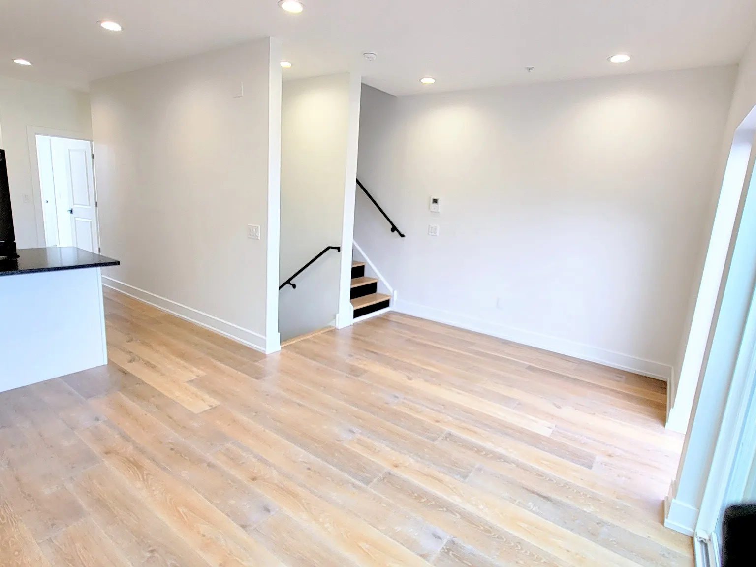 3 bed, 1504 sqft, $2,250 — Photo 2