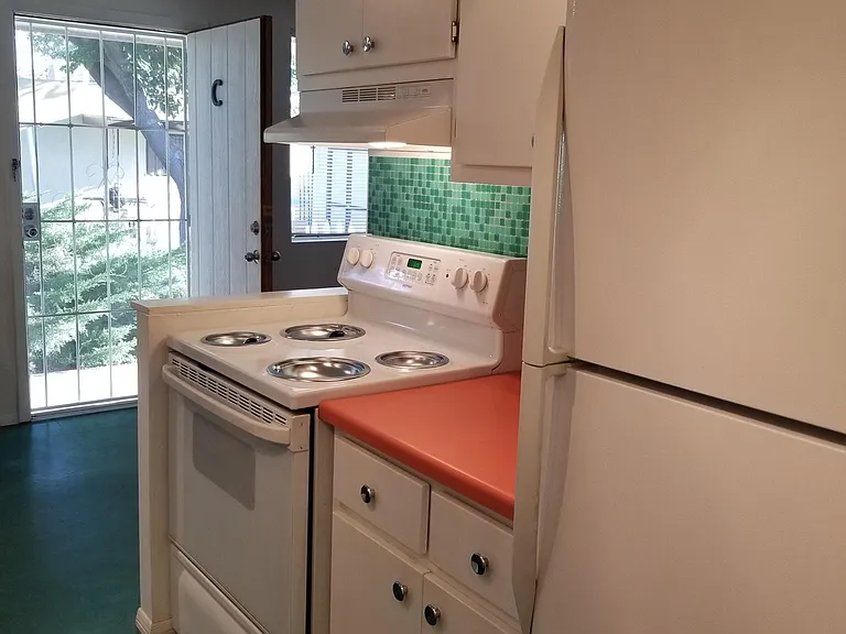405 Columbia Dr SE #C — Photo 10