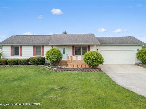 5556 W Barnes Rd, Eaton Rapids, MI 48827