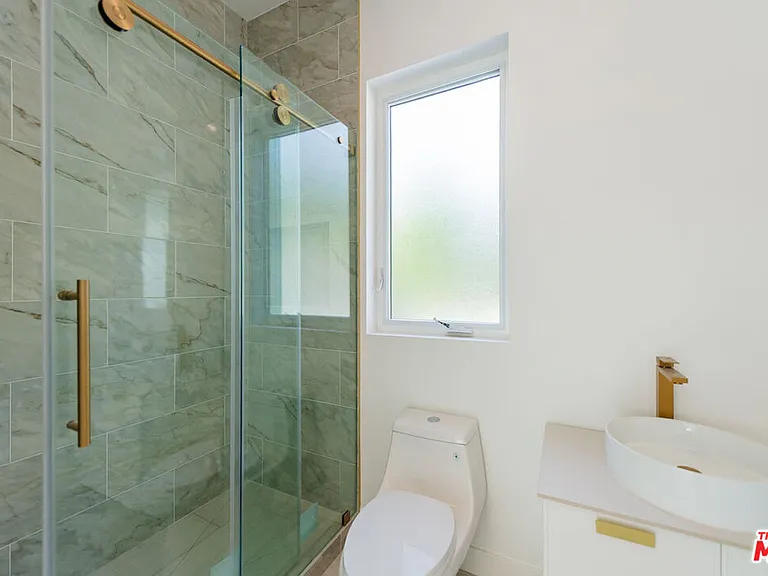 4724 N El Caballero Dr — Photo 11