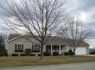 923 Tanglewood Dr, Charleston, IL