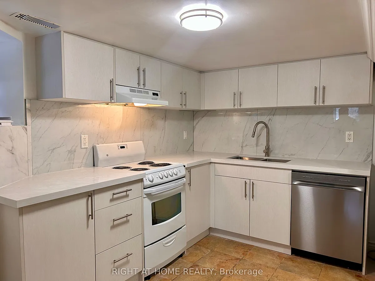 Building Photo - 1039 Ossington Ave #B
